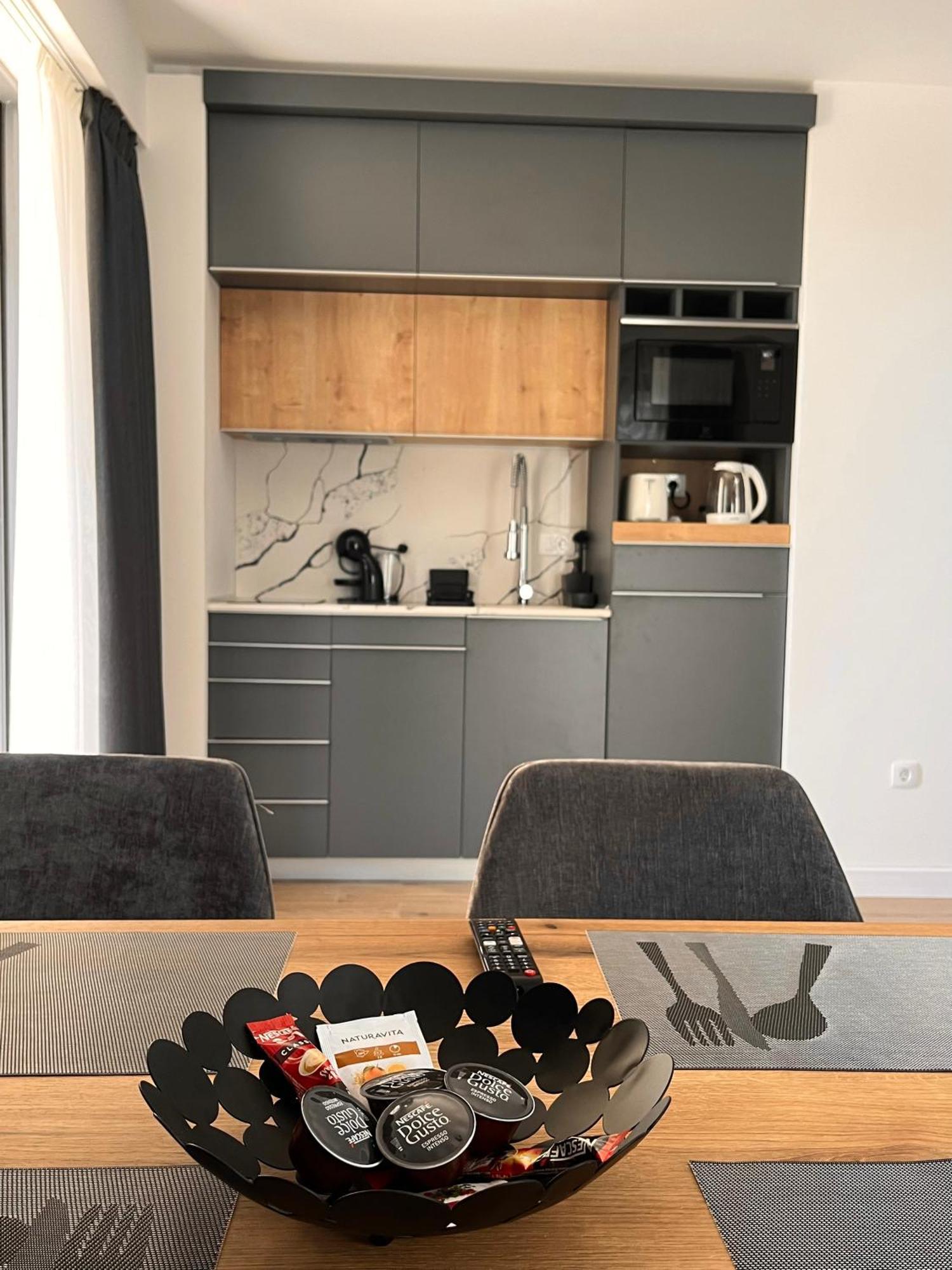 Мamma Mia Аpartments Apartment Budva Bagian luar foto